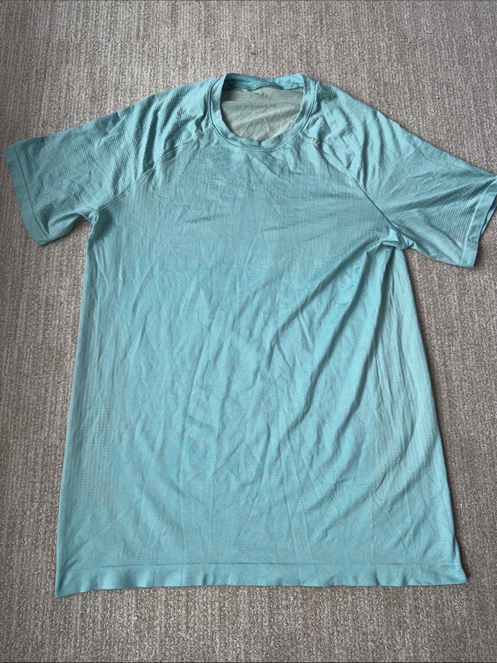 Lululemon Men's Size M Light Teal Metal Vent Tech Short Sleeve Shirt